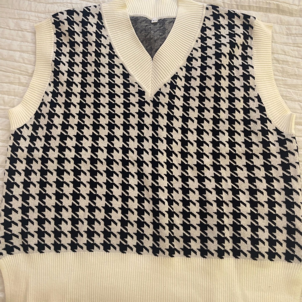 Houndstooth Vest Black And White